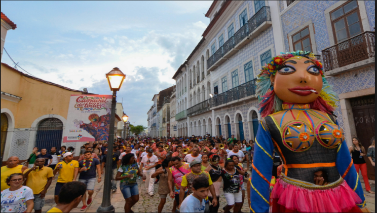 Bloco de pré-carnaval pelas ruas do reviver - Foto - Governo do Estado