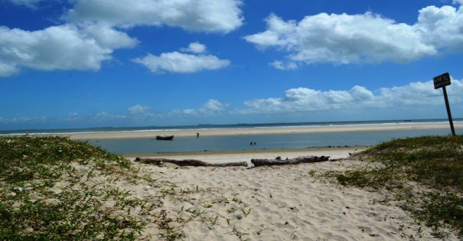Praia do Mangue Seco, acesso pela estrada da Raposa - Divulgação