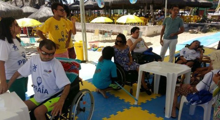 Projeto ‘Tiquira com Cuxá‘ organiza Banho de mar assistido a pessoas com deficiência